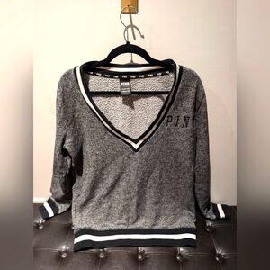 PINK VS Pullover Sweater